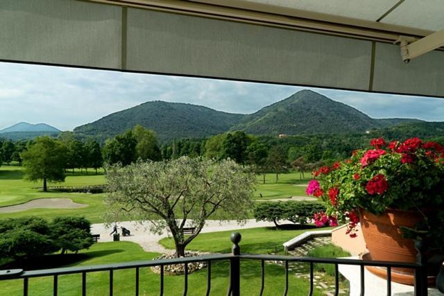 Golf Club Padova - Relais Graya Hotel Galzignano Terme Exterior photo